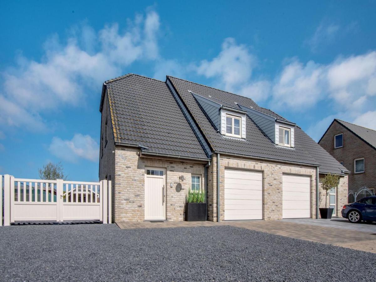 Modern Holiday Home in De Haan with Garden Buitenkant foto