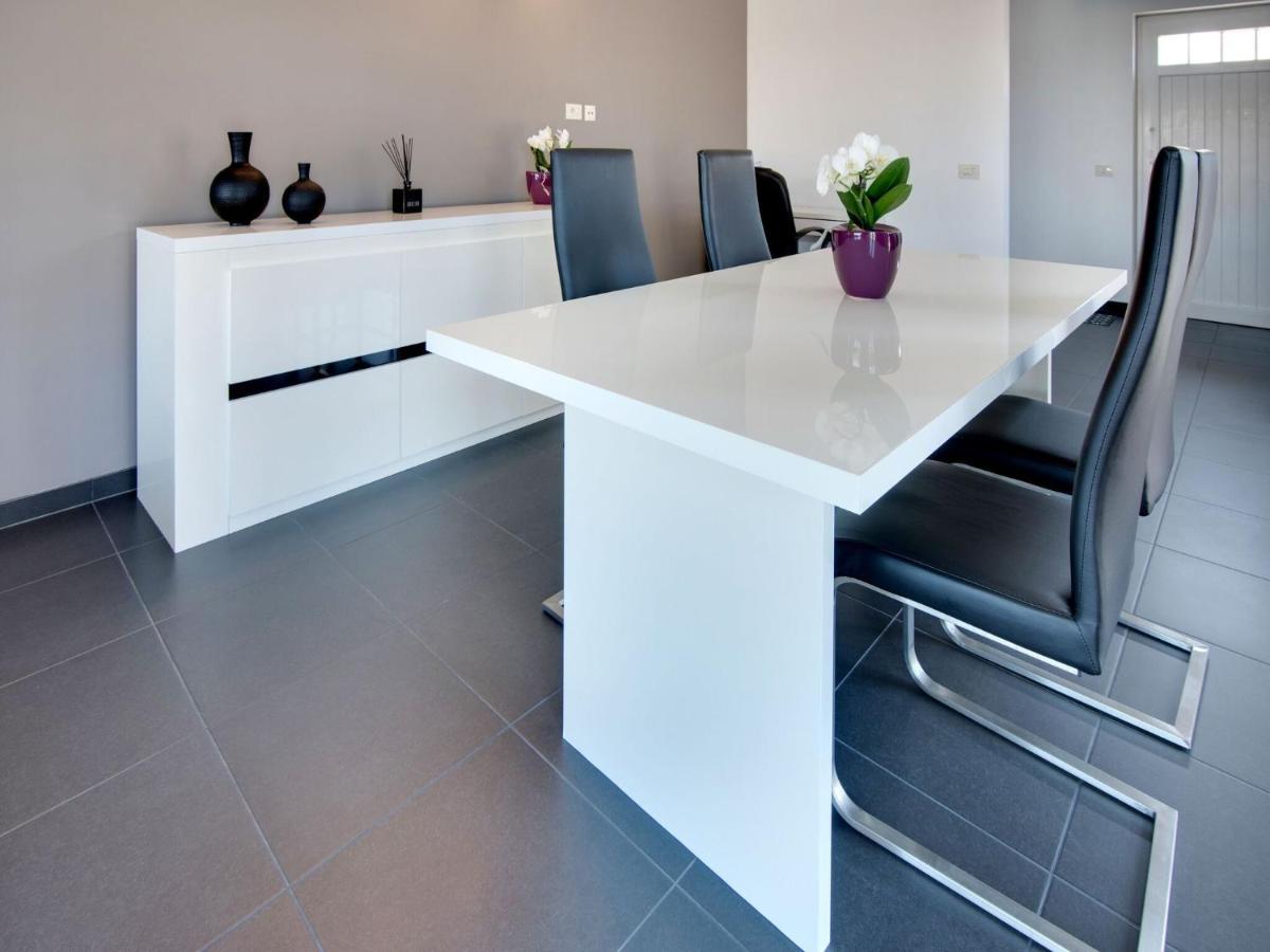 Modern Holiday Home in De Haan with Garden Buitenkant foto