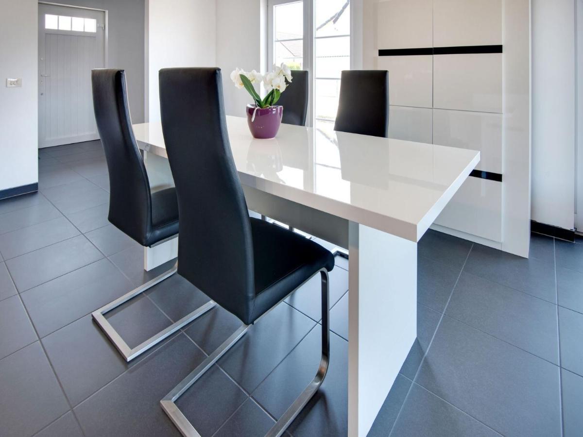 Modern Holiday Home in De Haan with Garden Buitenkant foto