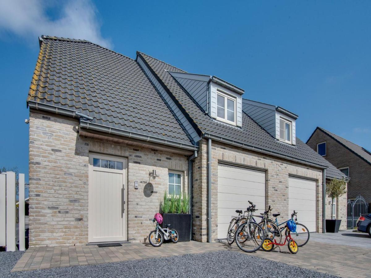 Modern Holiday Home in De Haan with Garden Buitenkant foto